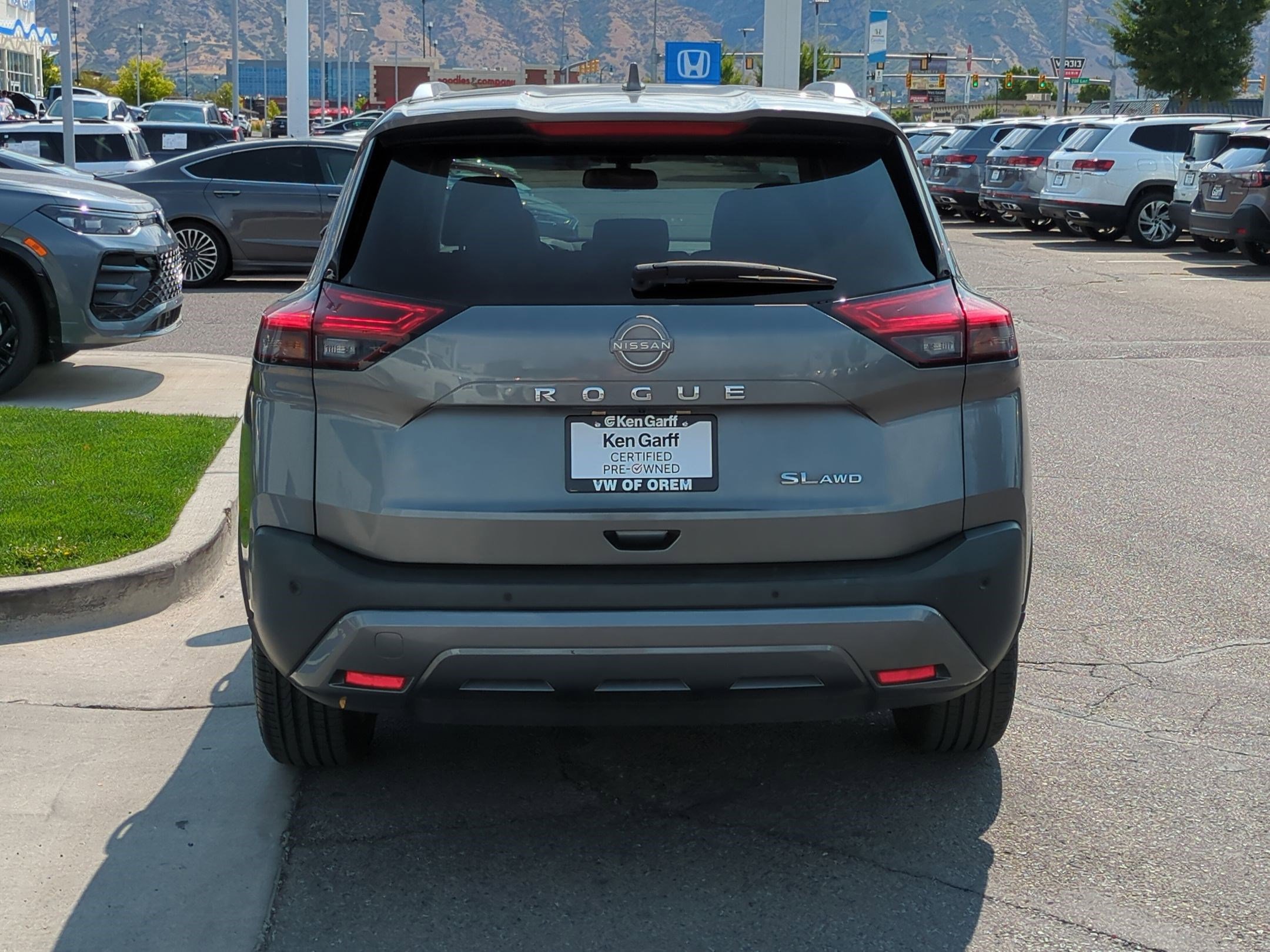 2023 Nissan Rogue SL photo 4