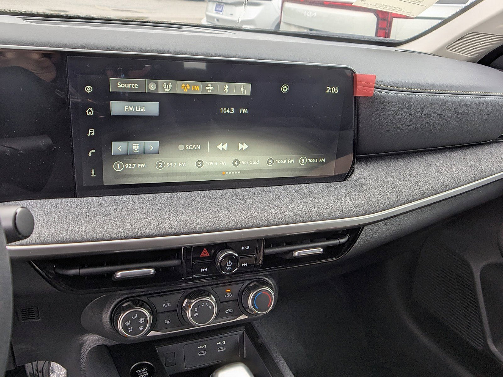 2025 Nissan Kicks SV photo 7
