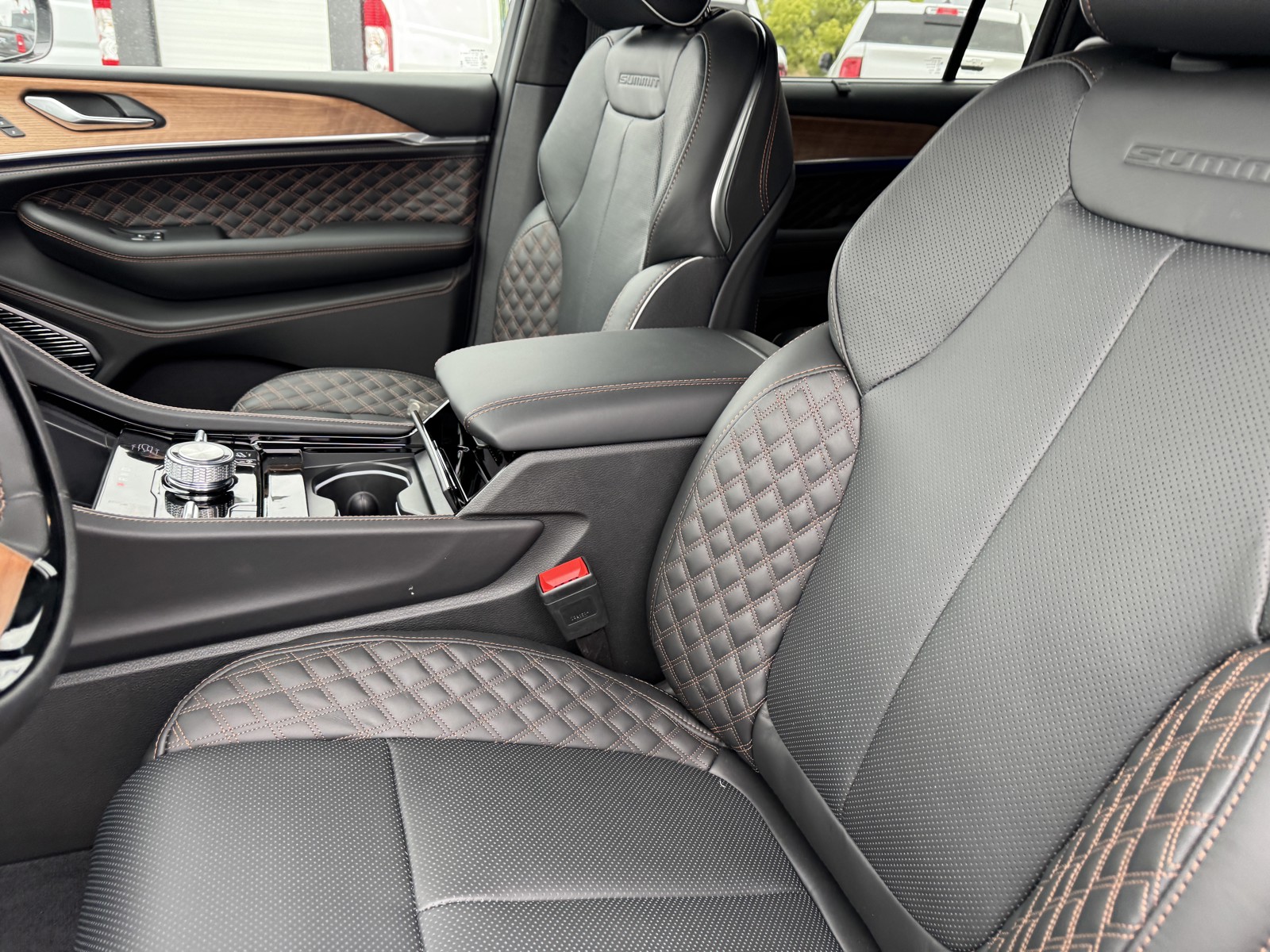 2025 Jeep Grand Cherokee L Summit Reserve photo 17