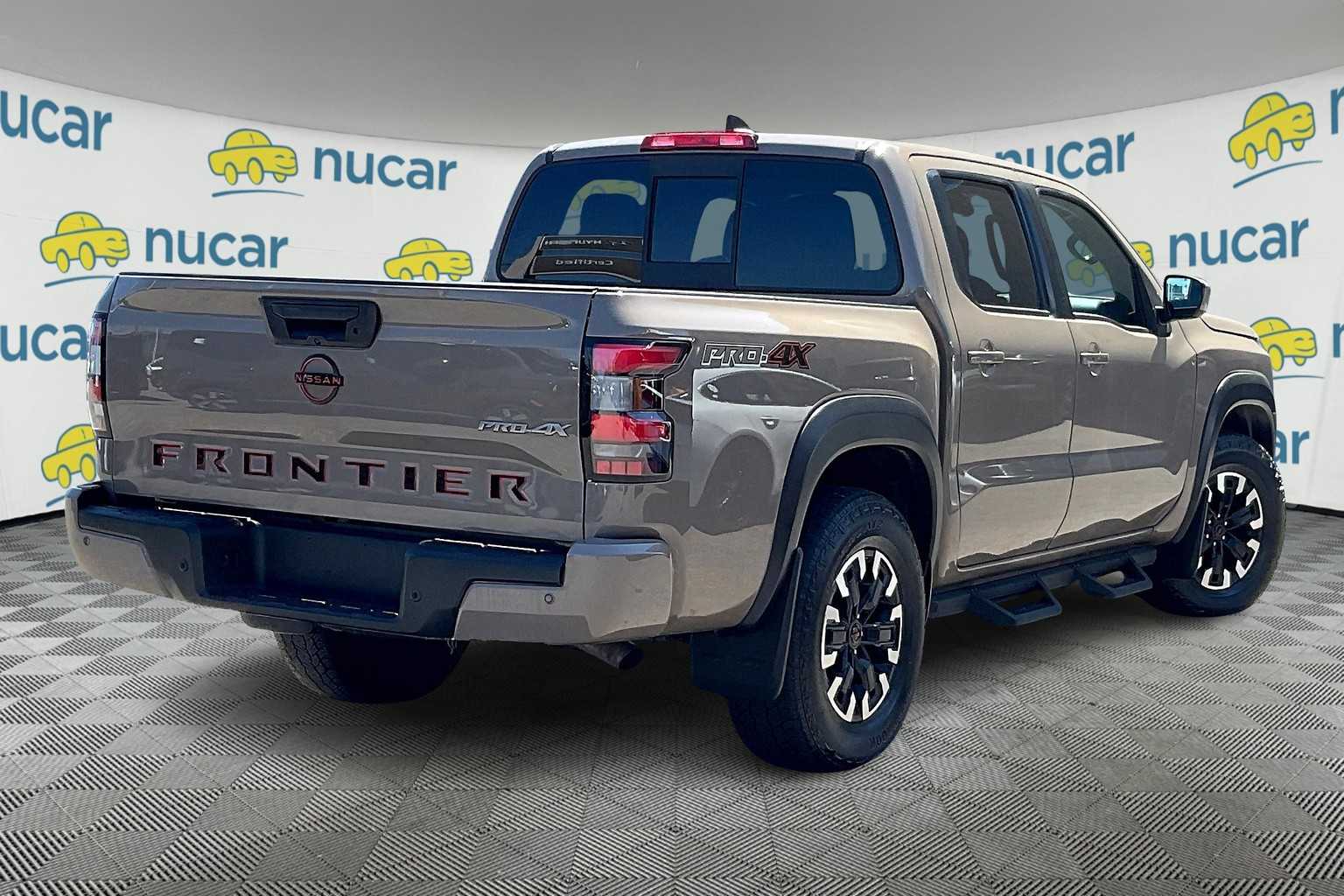 2022 Nissan Frontier PRO-4X photo 6