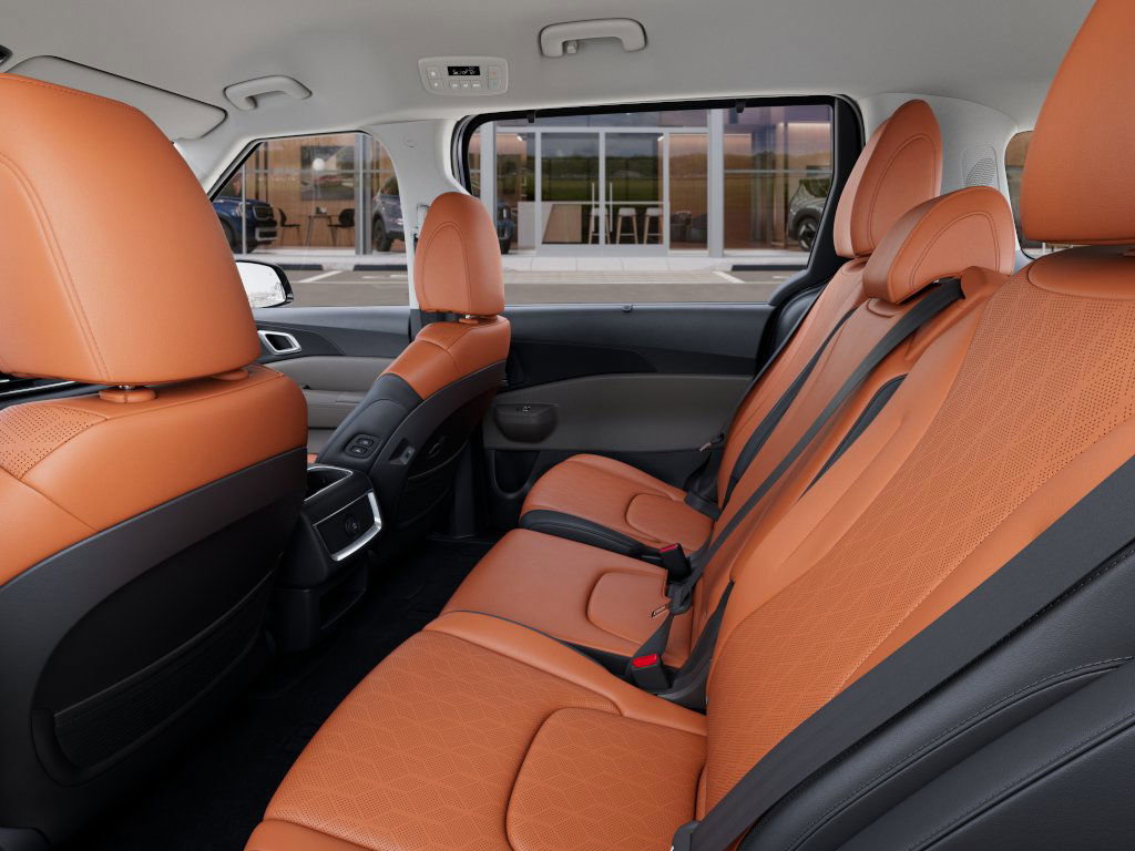 2025 Kia Carnival EX photo 18