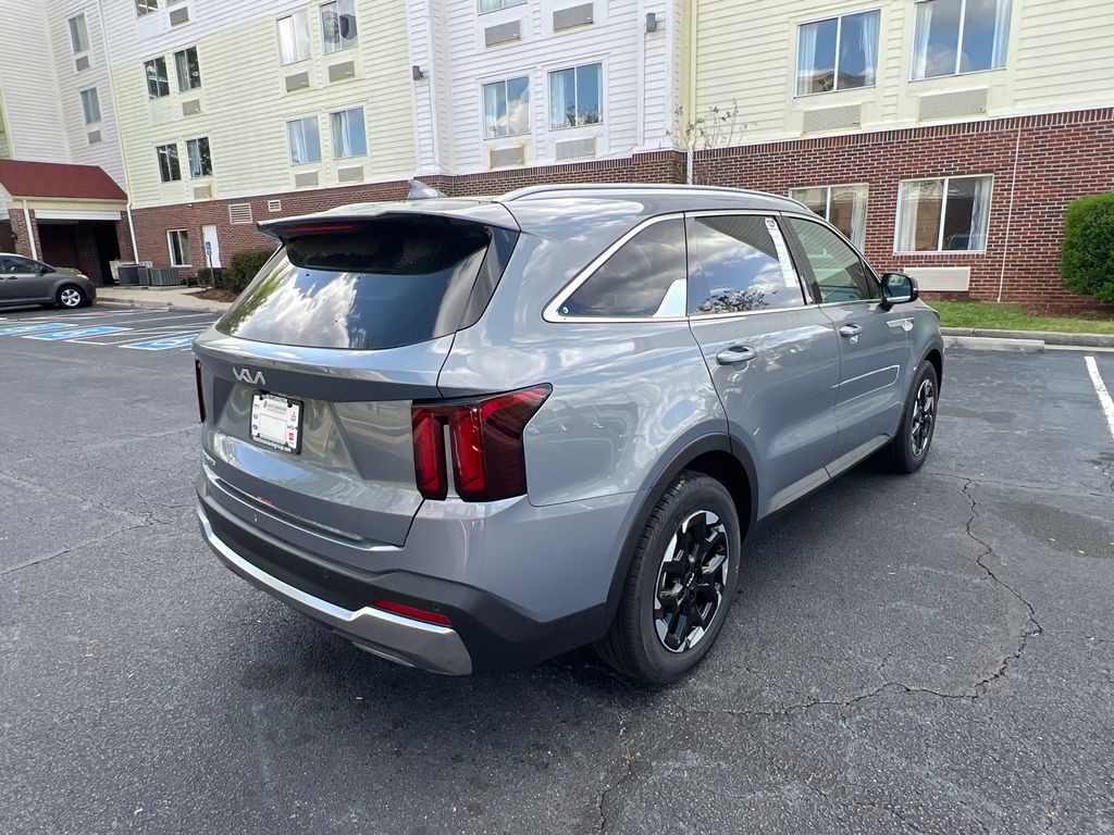 2025 Kia Sorento S photo 3