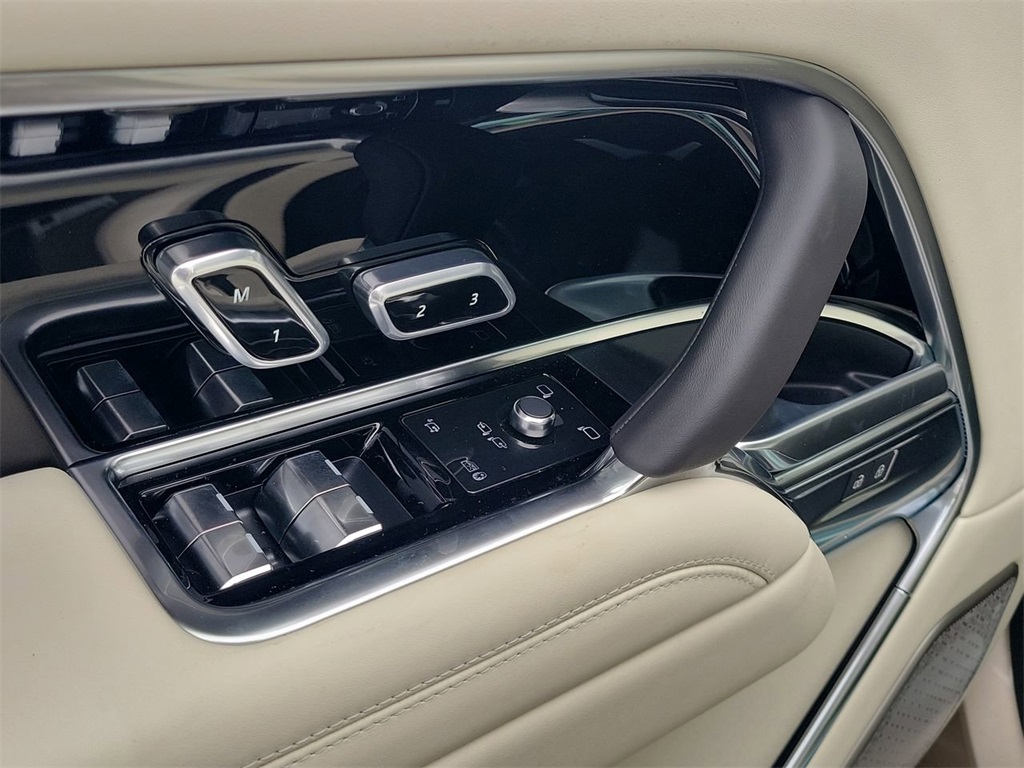 2025 Land Rover Range Rover Autobiography photo 20