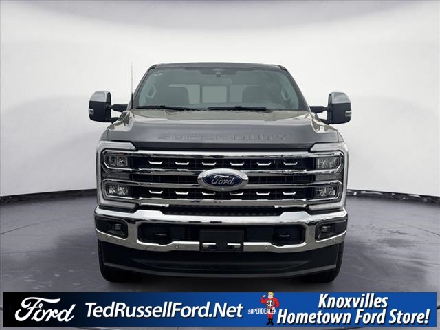 2025 Ford F-250 Lariat photo 2