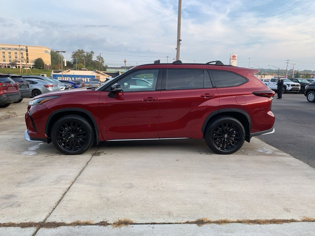 2025 Toyota Highlander XSE photo 5