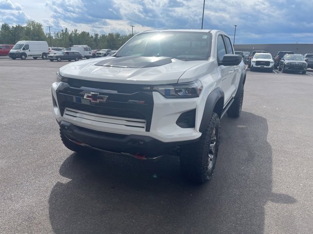 2026 Chevrolet Colorado ZR2 photo 3