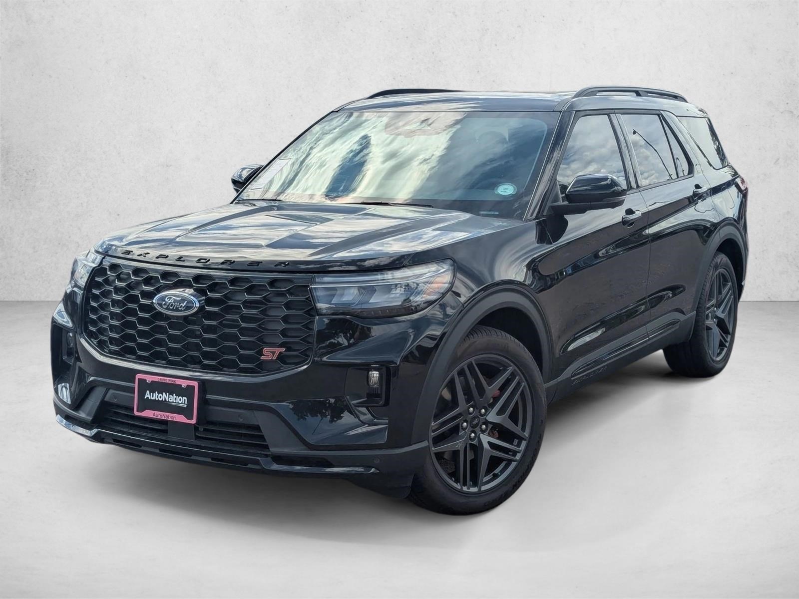 2025 Ford Explorer ST's photo