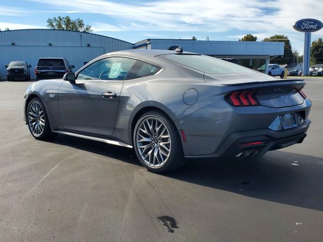 2025 Ford Mustang GT Premium photo 4