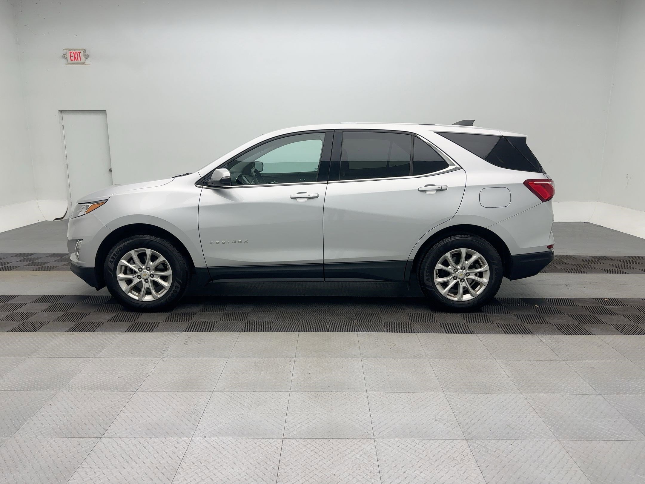 Used 2019 Chevrolet Equinox LT with VIN 2GNAXUEV1K6275924 for sale in Chittenango, NY