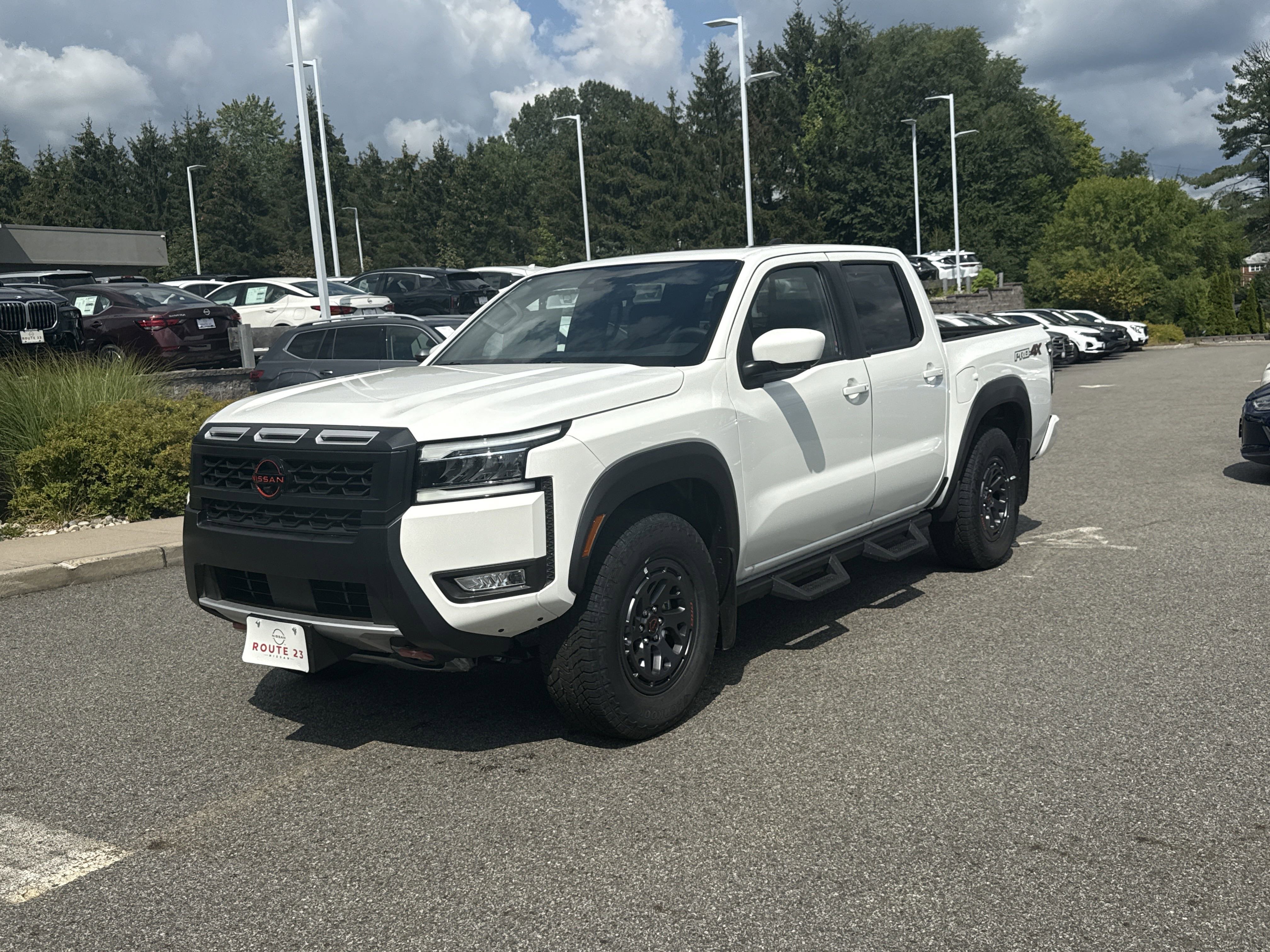 2025 Nissan Frontier PRO-4X's photo