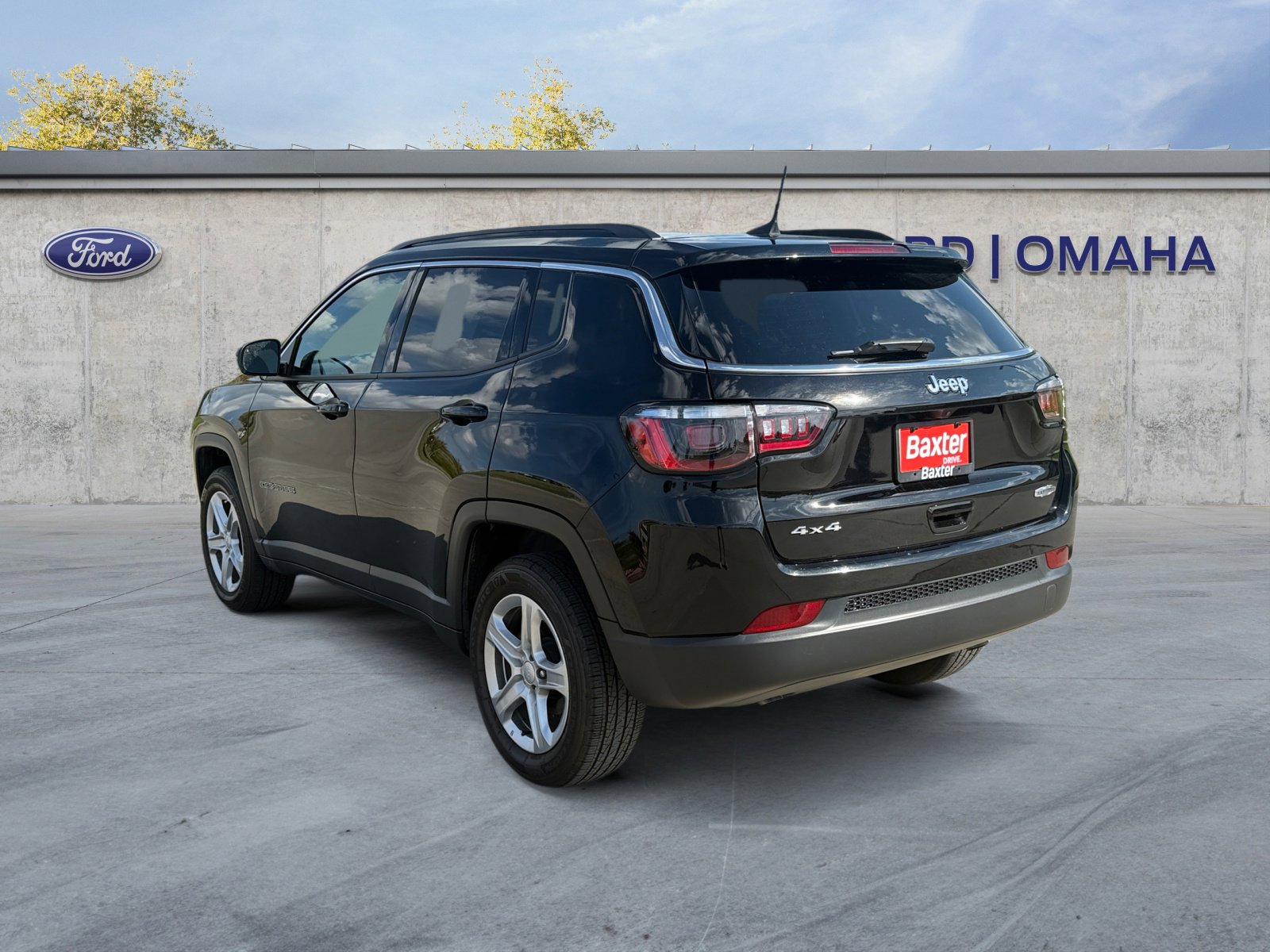 2023 Jeep Compass Latitude photo 3