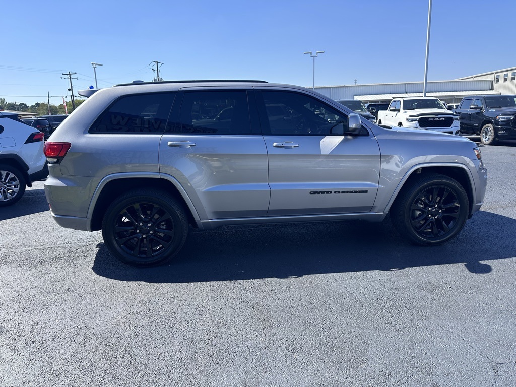 2019 Jeep Grand Cherokee Altitude photo 2