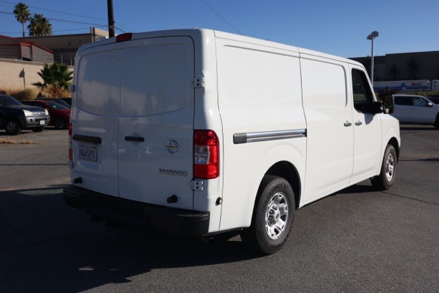 2019 Nissan NV3500 HD Cargo SV photo 3