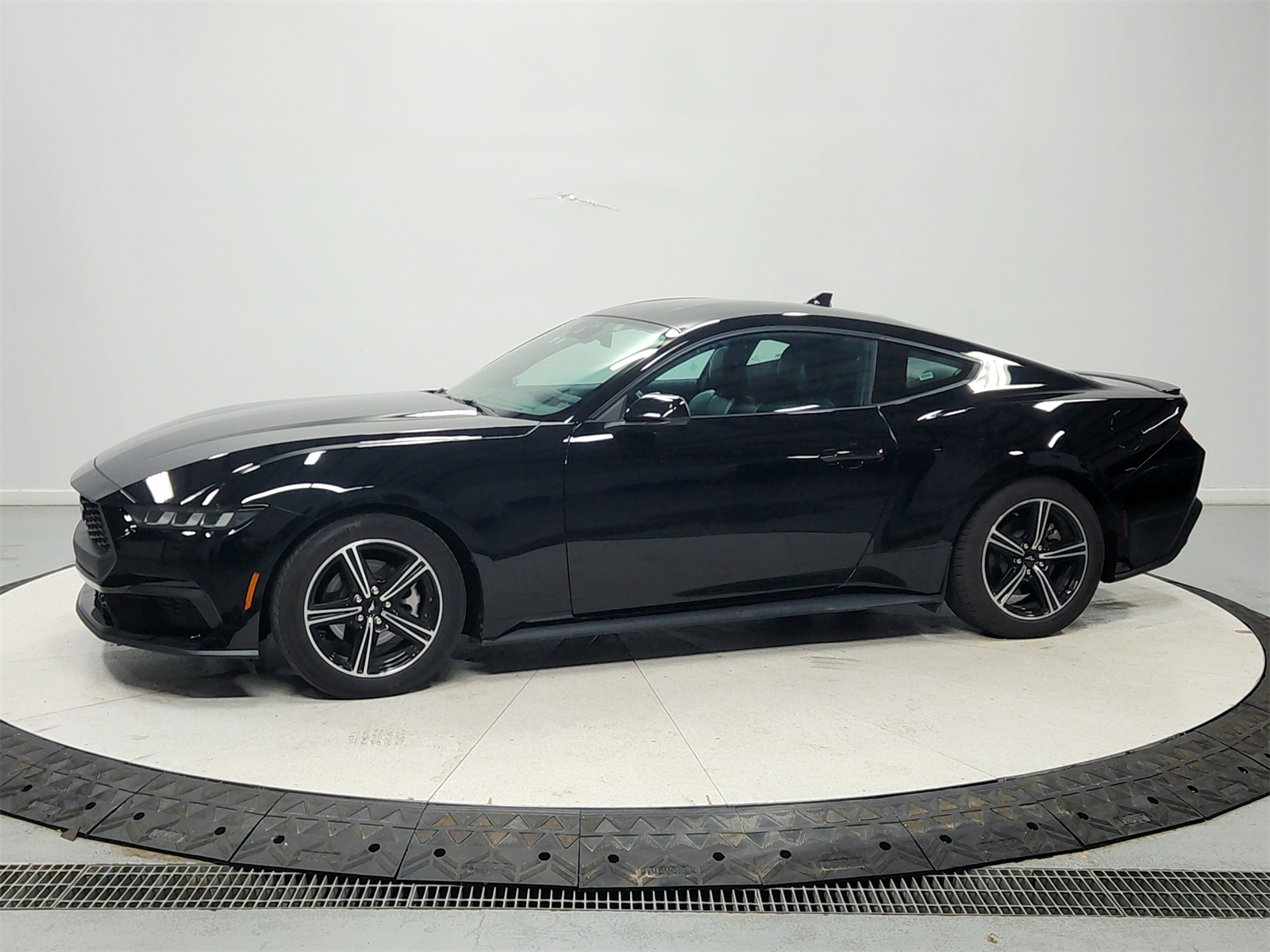 2024 Ford Mustang EcoBoost Premium photo 4