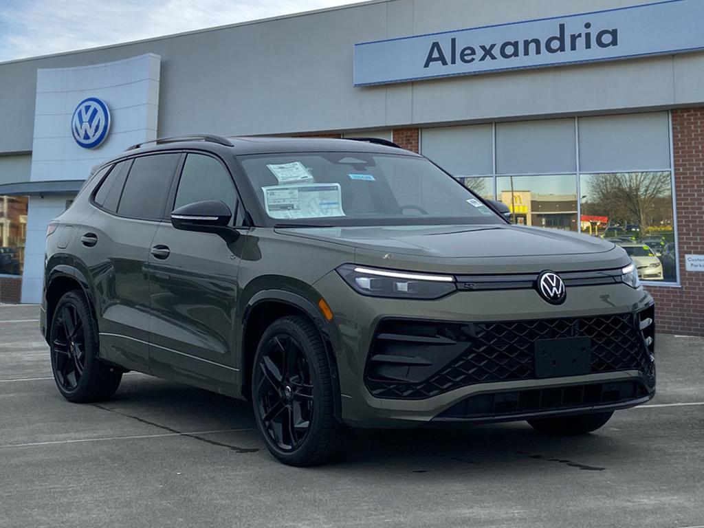 2026 Volkswagen Tiguan SE R-LINE BLACK's photo