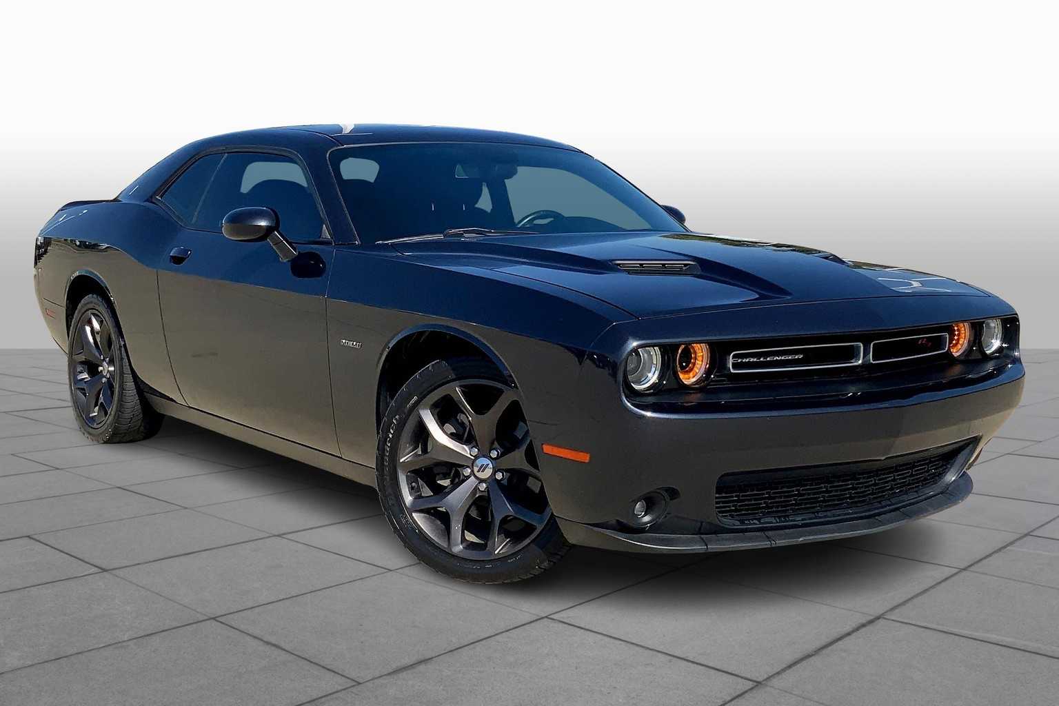 2018 Dodge Challenger R/T photo 2