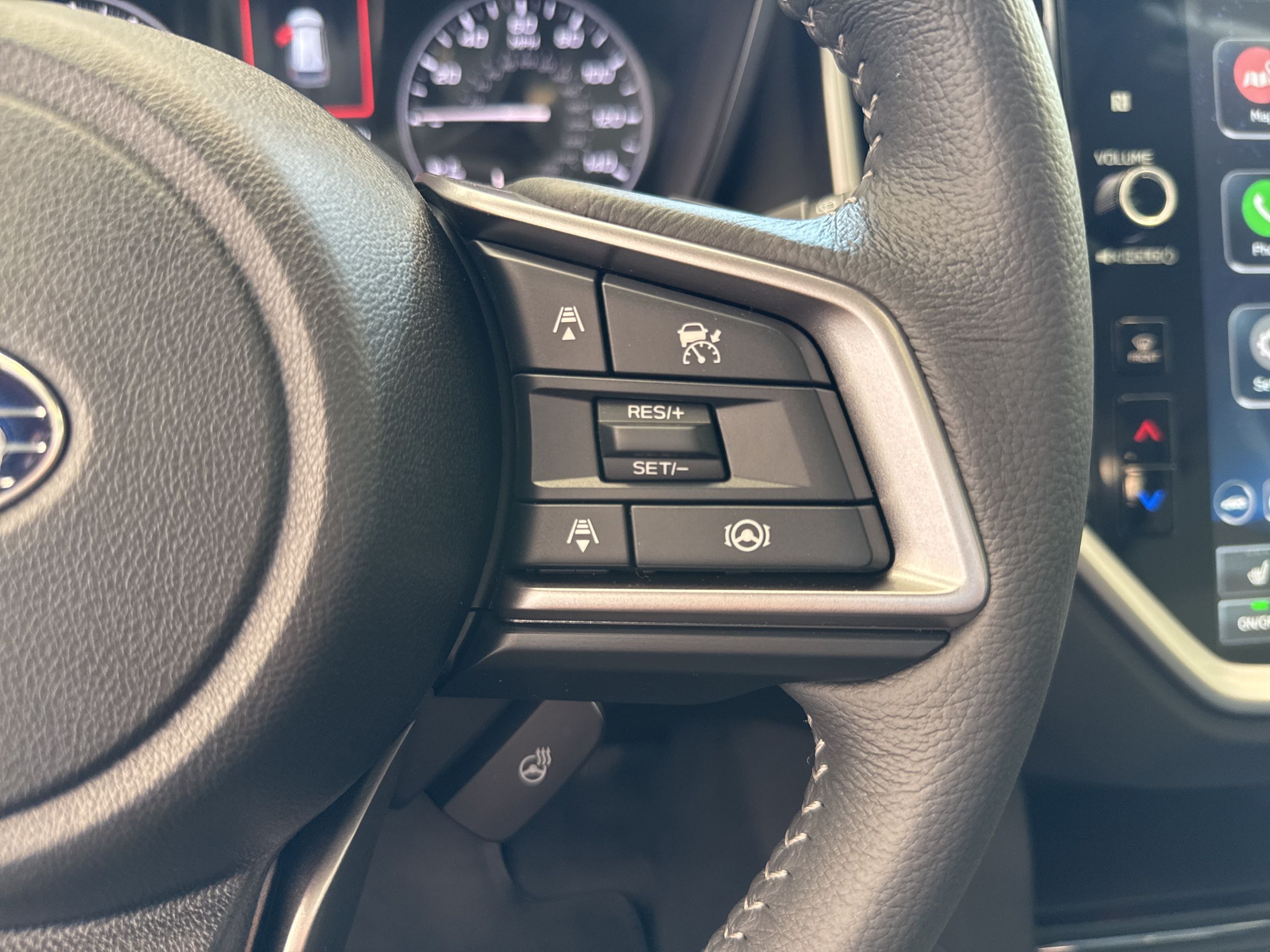 2025 Subaru Ascent Limited photo 11