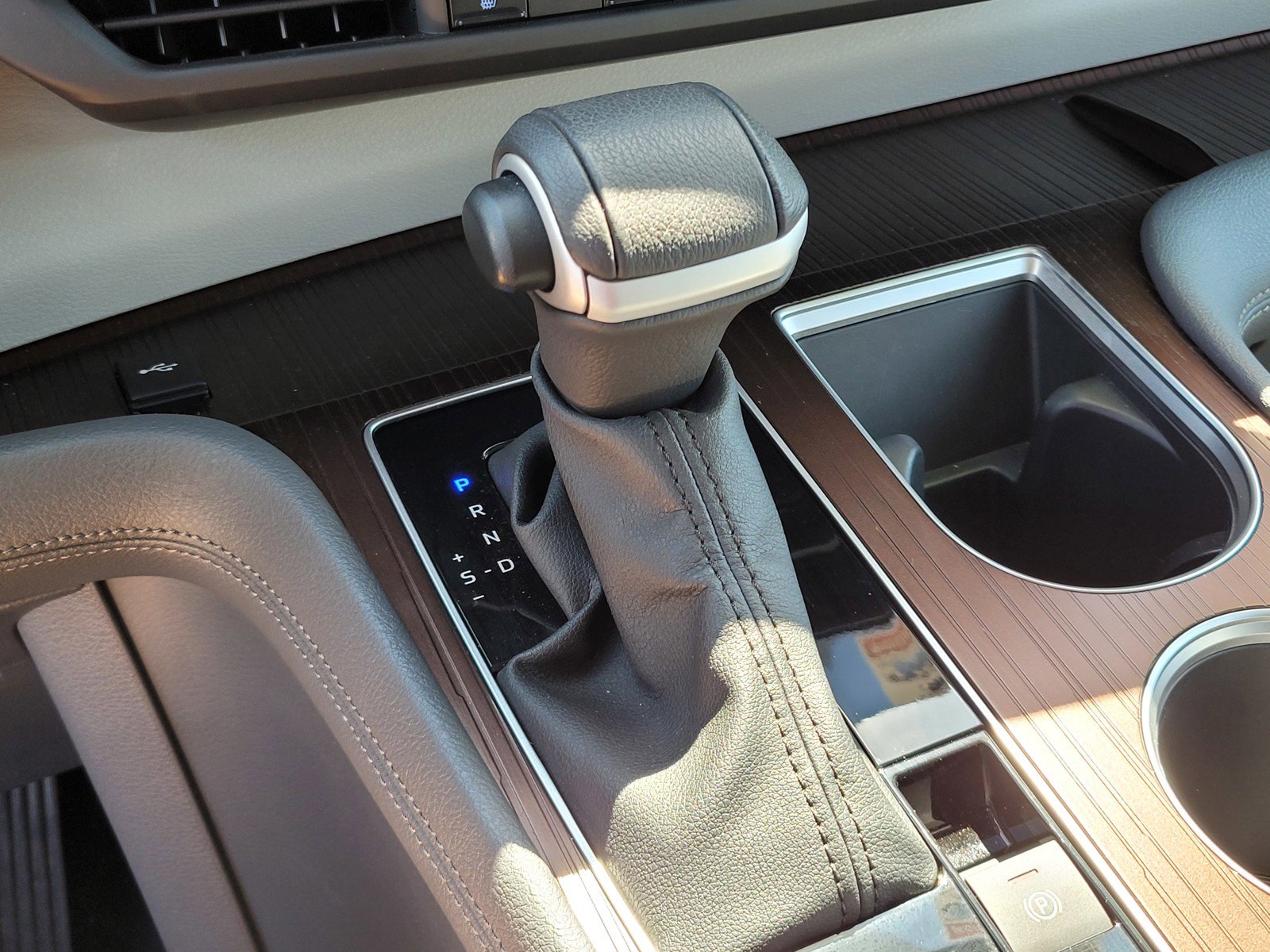 2023 Toyota Sienna XLE photo 19