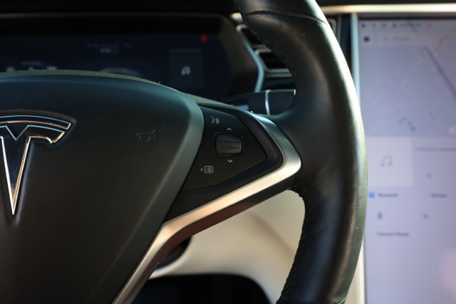 2017 Tesla Model S 75D photo 22