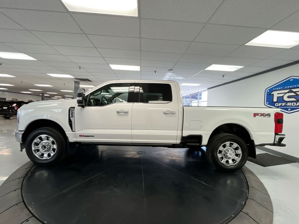 2025 Ford F-250 King Ranch photo 2