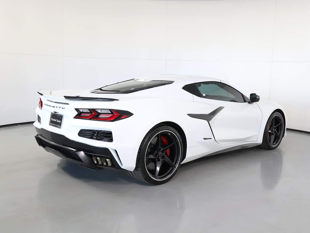 2025 Chevrolet Corvette E-Ray photo 4
