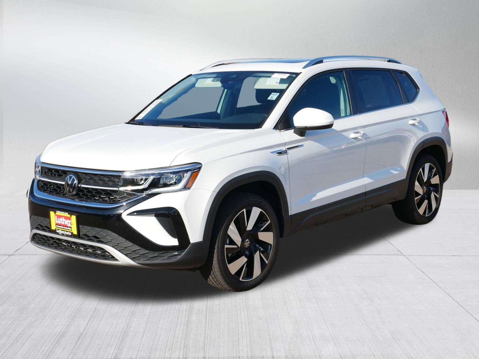 2024 Volkswagen Taos SEL photo 3