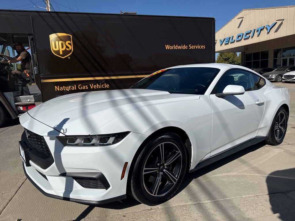 2024 Ford Mustang EcoBoost photo 3