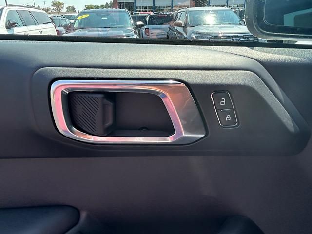 2025 Ford Bronco Outer Banks photo 19