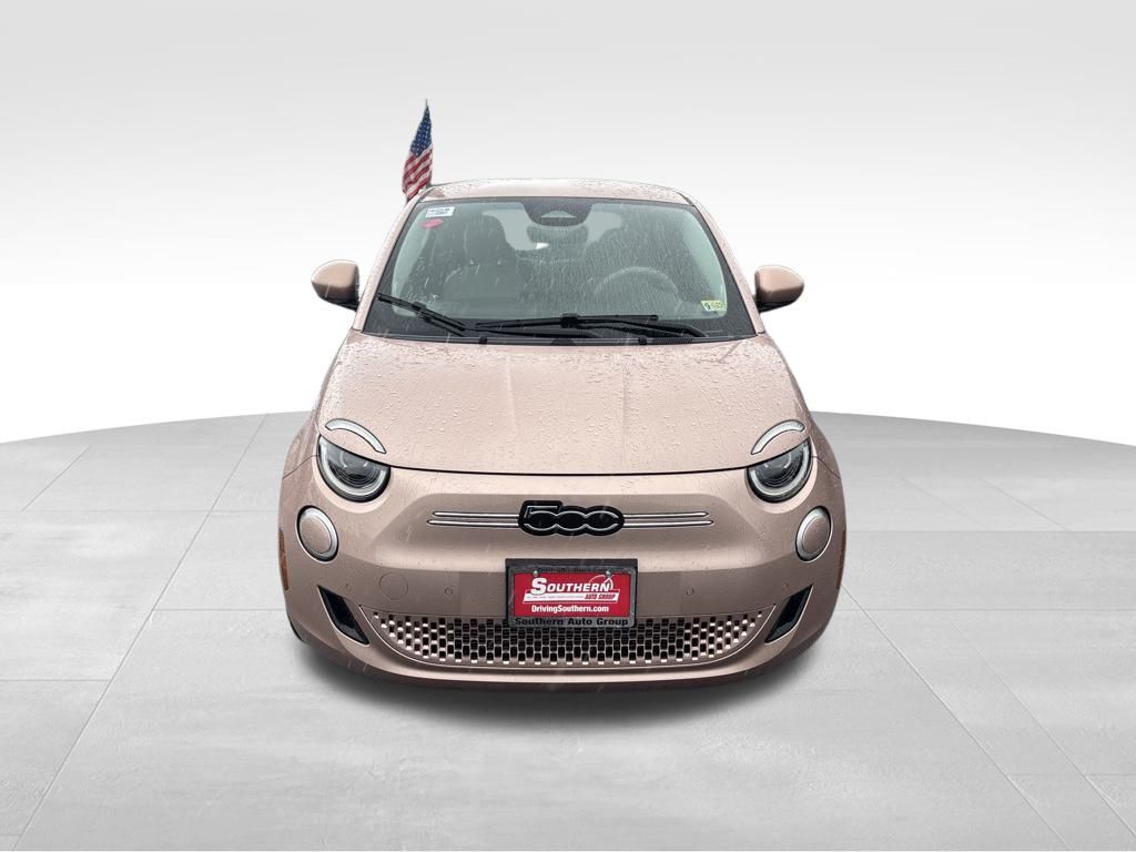 2024 Fiat 500e La Prima photo 8