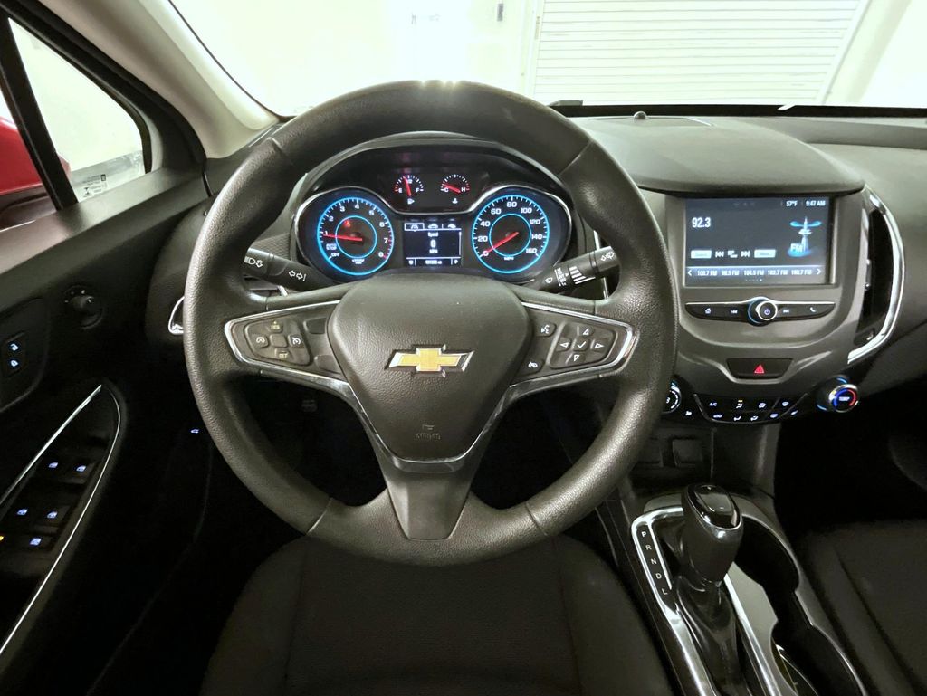 2016 Chevrolet Cruze LT photo 10