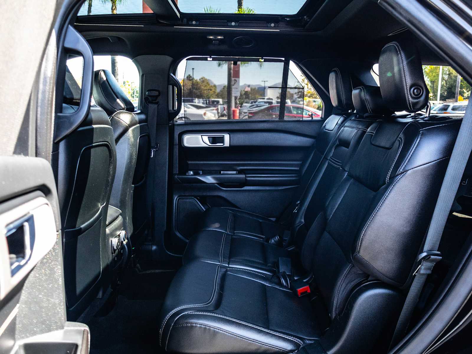 2020 Ford Explorer ST photo 17