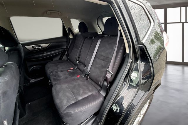2016 Nissan Rogue SV photo 22