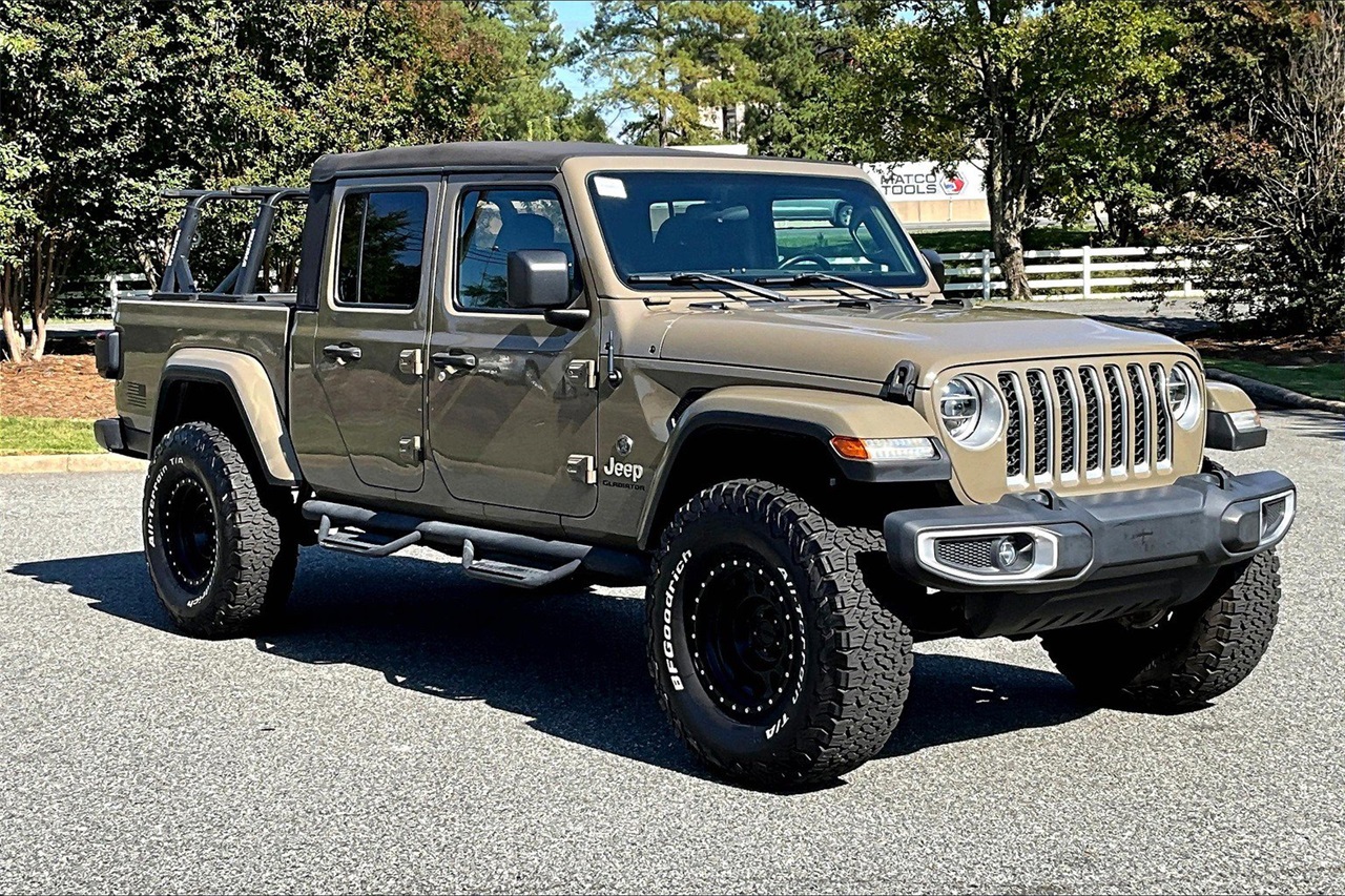 2020 Jeep Gladiator Overland photo 2