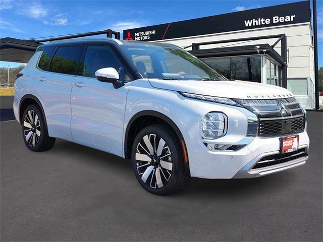 2025 Mitsubishi Outlander SEL's photo