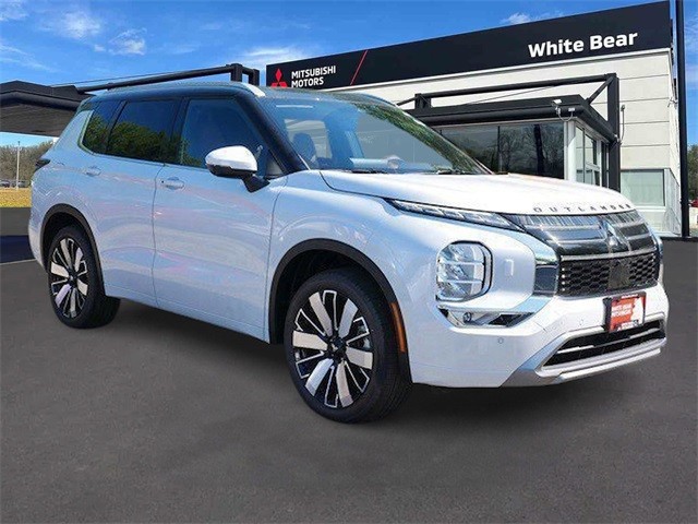 2025 Mitsubishi Outlander SEL's photo