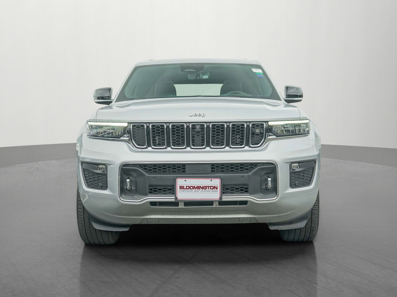 Used 2022 Jeep Grand Cherokee Overland with VIN 1C4RJHDG1N8614218 for sale in Minneapolis, Minnesota