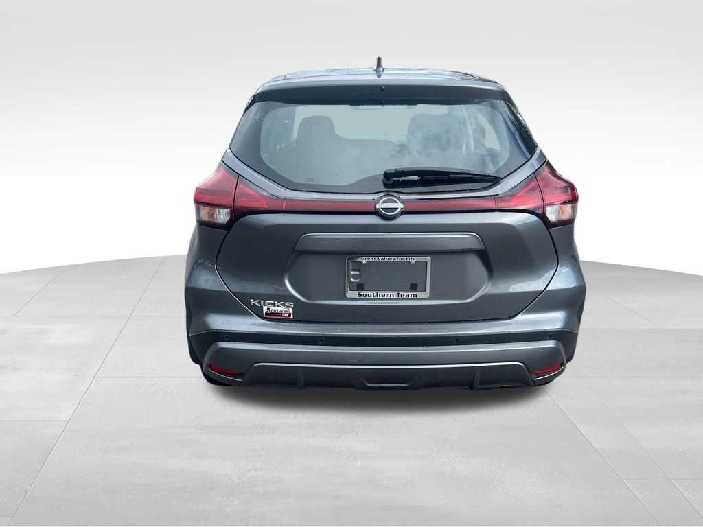2025 Nissan Kicks Play S photo 3