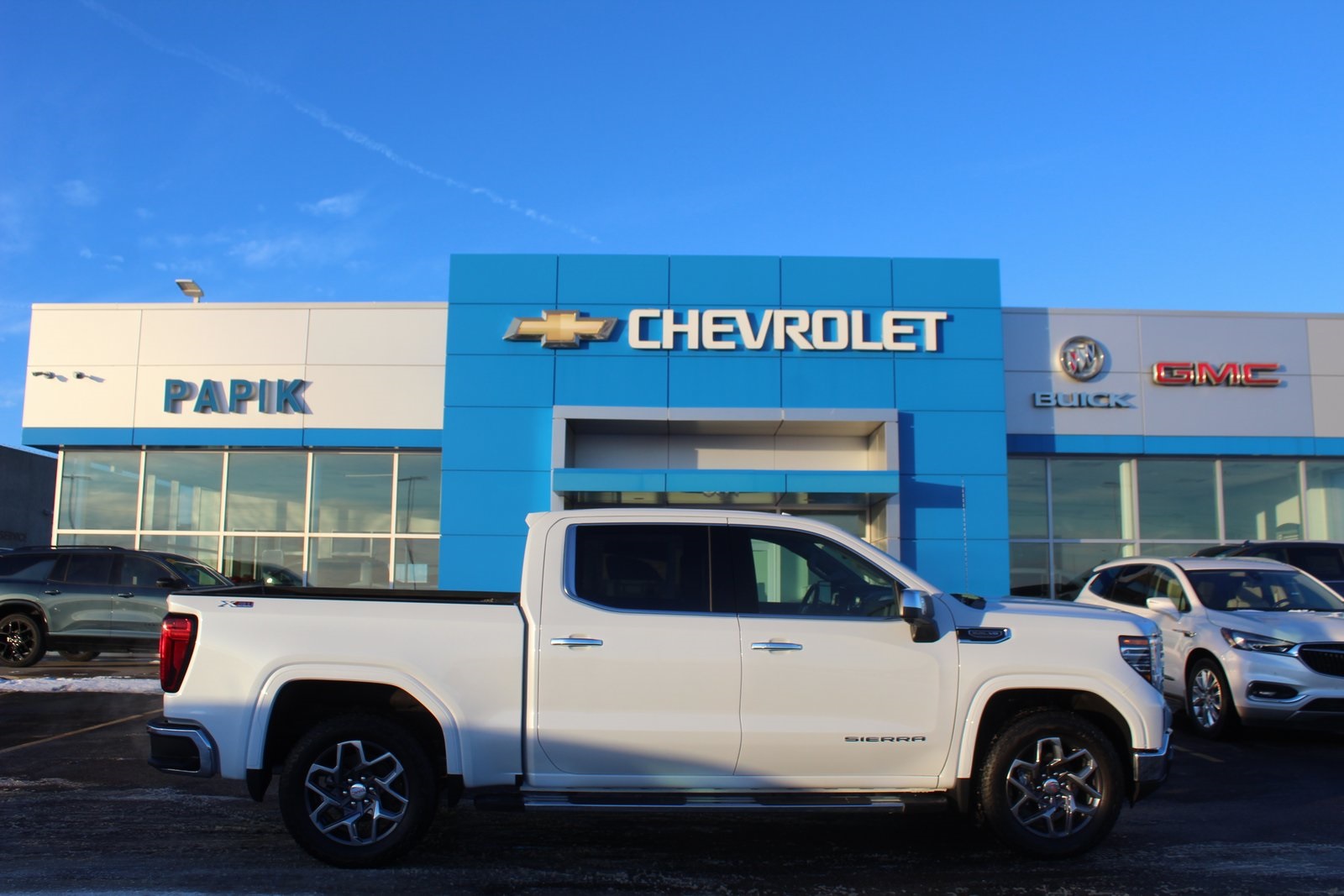 2026 GMC Sierra 1500 SLT's photo