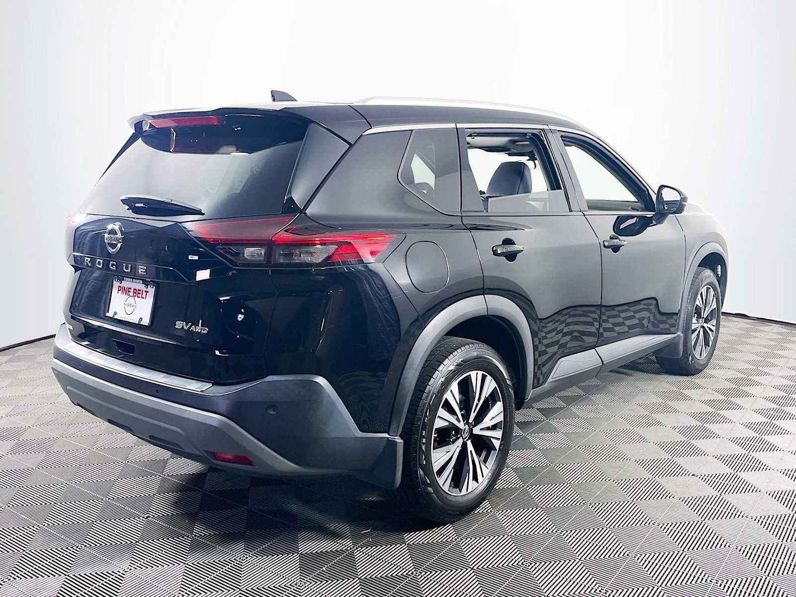 2021 Nissan Rogue SV photo 4
