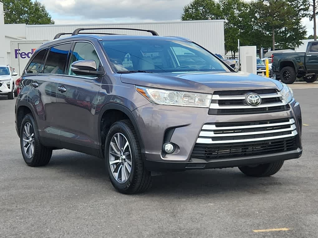 2019 Toyota Highlander XLE photo 2