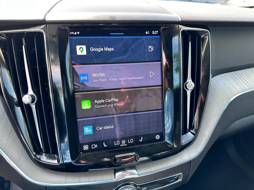 2025 Volvo XC60 B5 Plus photo 14