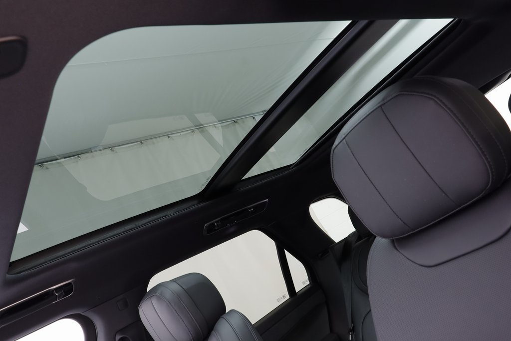 2025 Land Rover Range Rover Sport SE photo 13