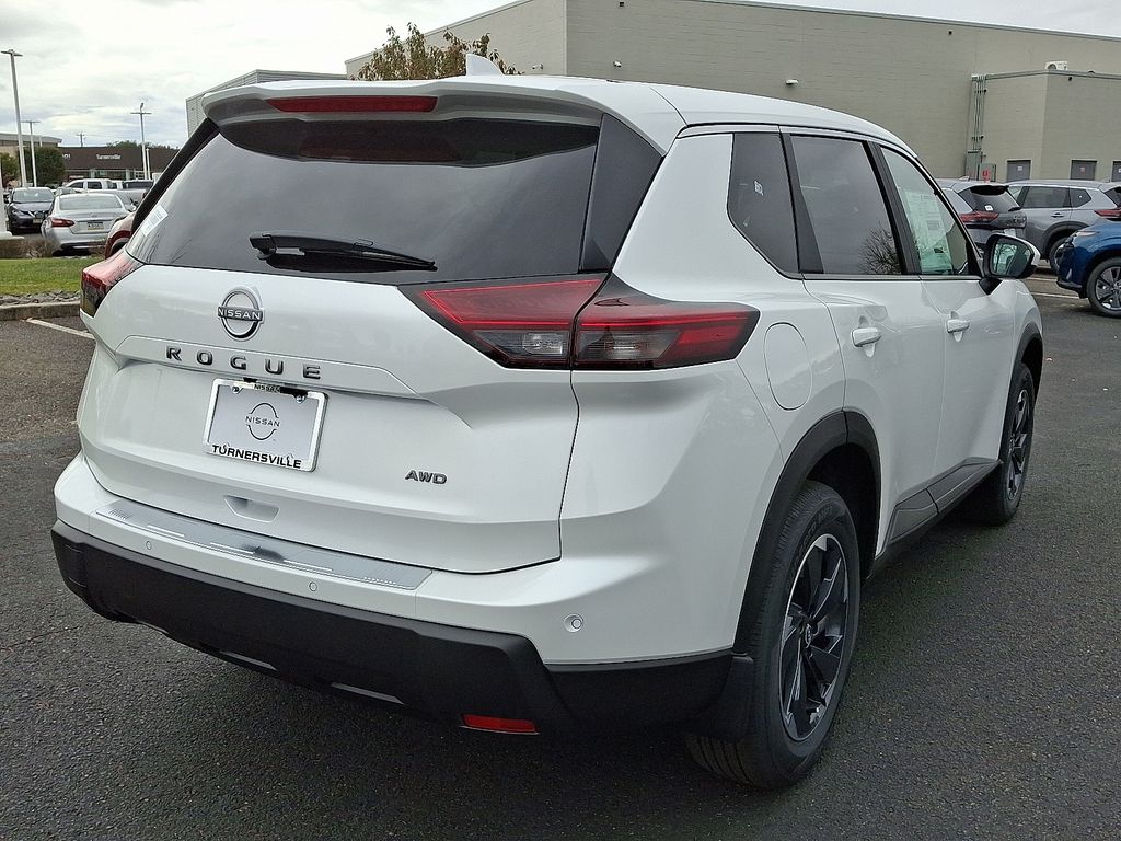 2026 Nissan Rogue SV photo 4