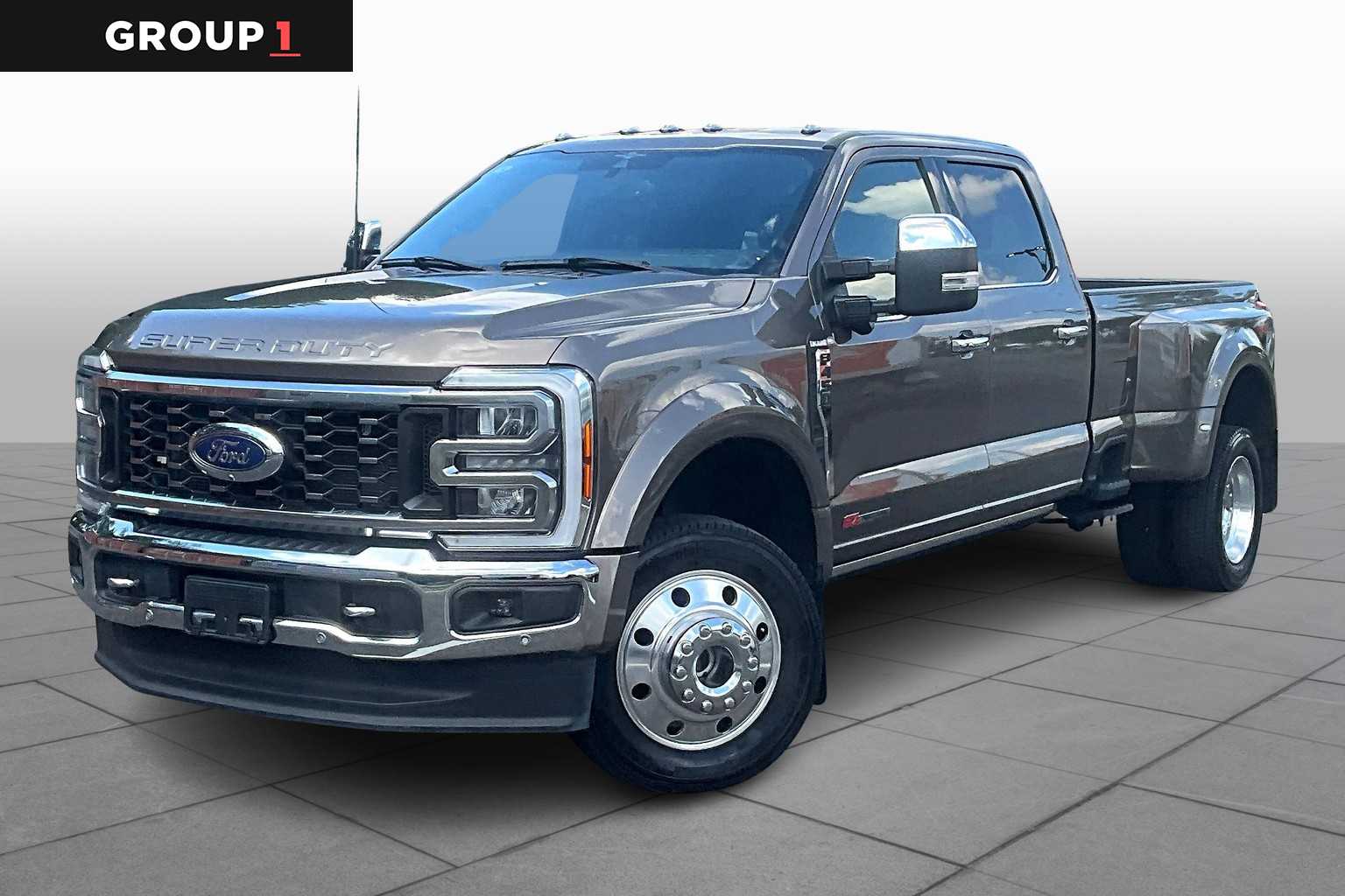 2023 Ford F-450 Super Duty King Ranch's photo
