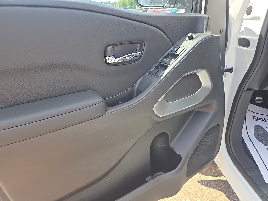 2025 Nissan Frontier Crew Cab SV photo 12