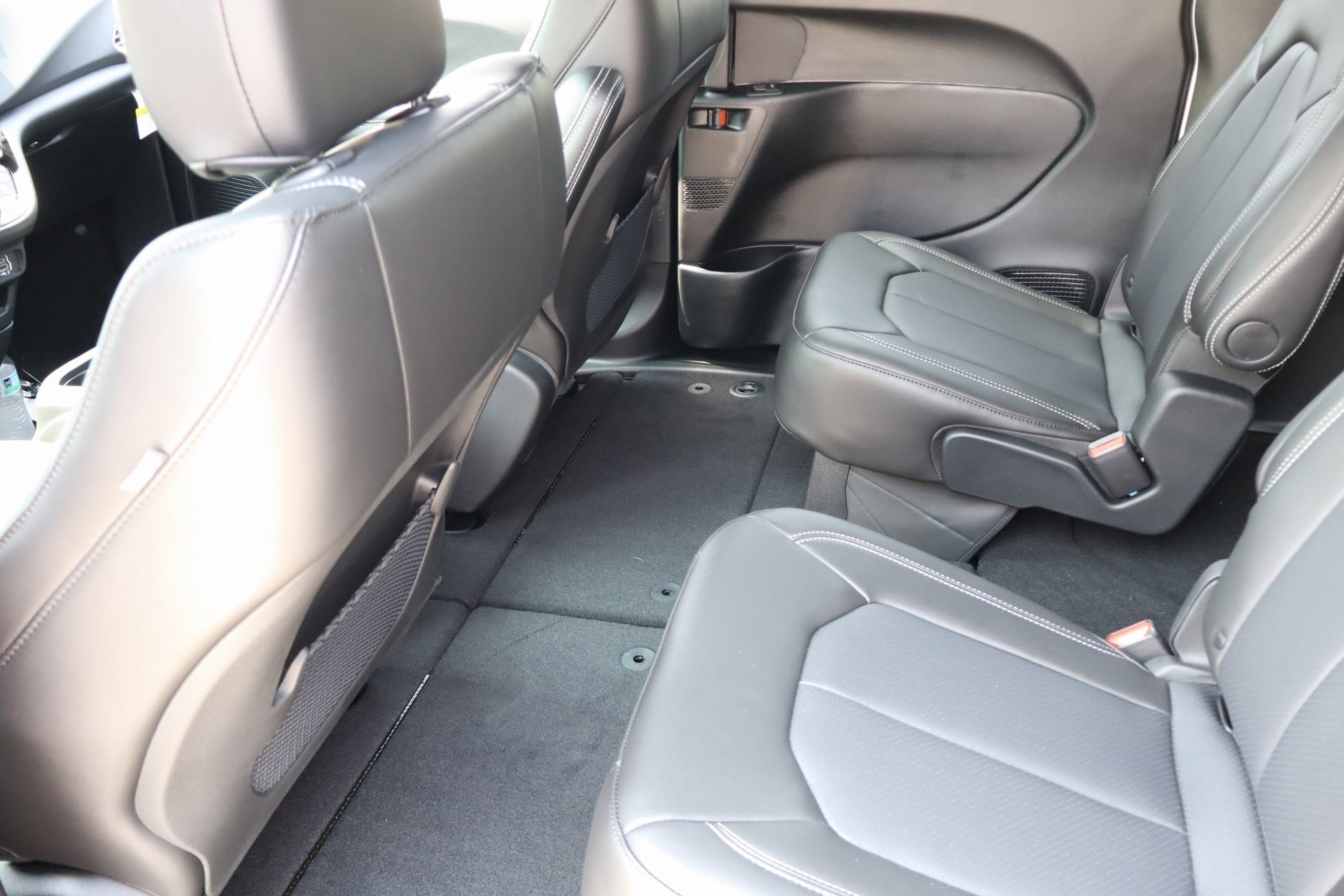 2025 Chrysler Voyager LX photo 22