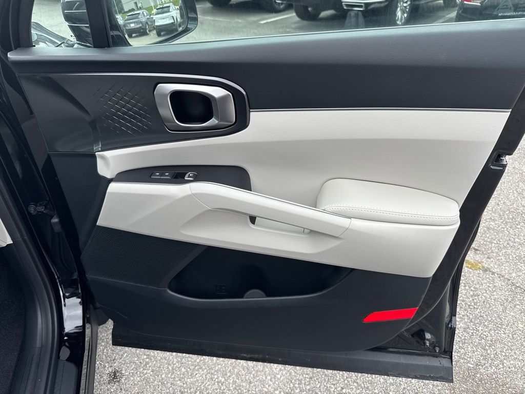 2025 Kia Sorento S photo 14