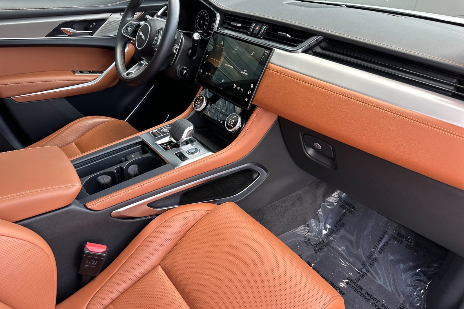 2025 Jaguar F-PACE P400 R-Dynamic S photo 16
