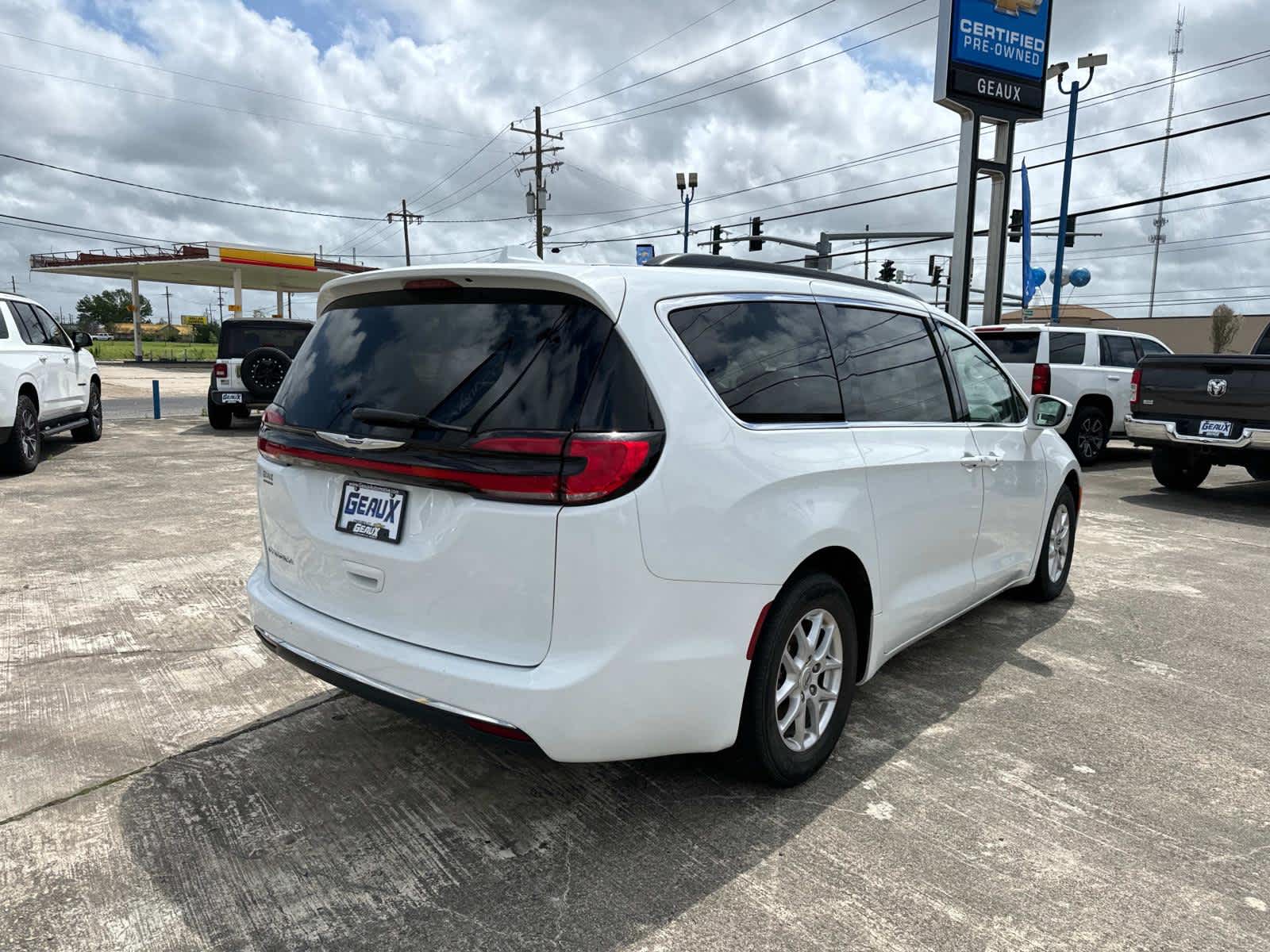 2022 Chrysler Pacifica Touring L photo 10