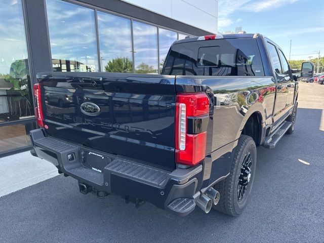 2025 Ford F-250 Lariat photo 3